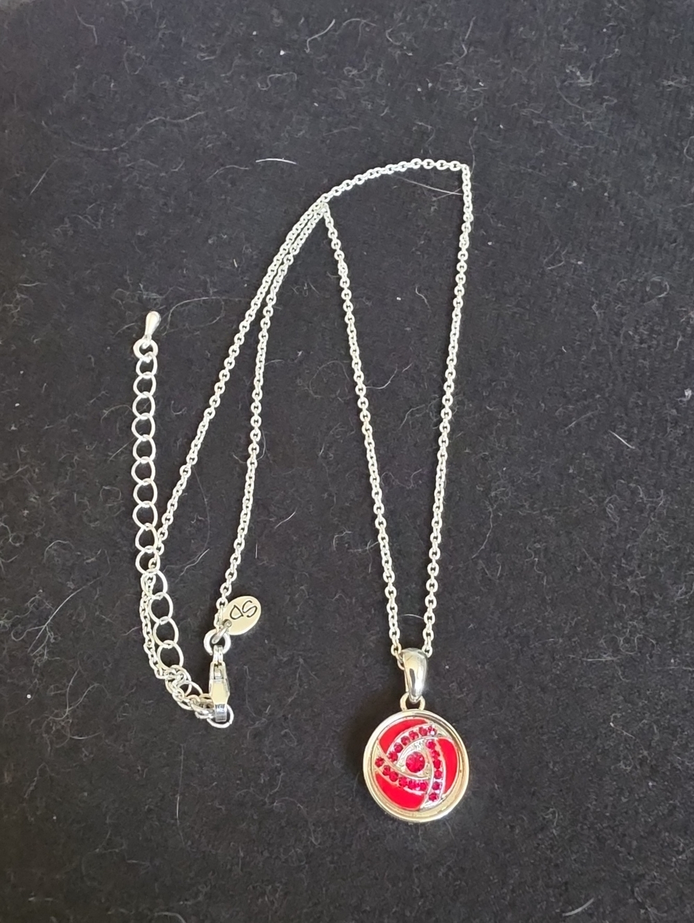 STYLE DOTS Silver Necklace with Red Spiral Snap Pendant - Unbranded
